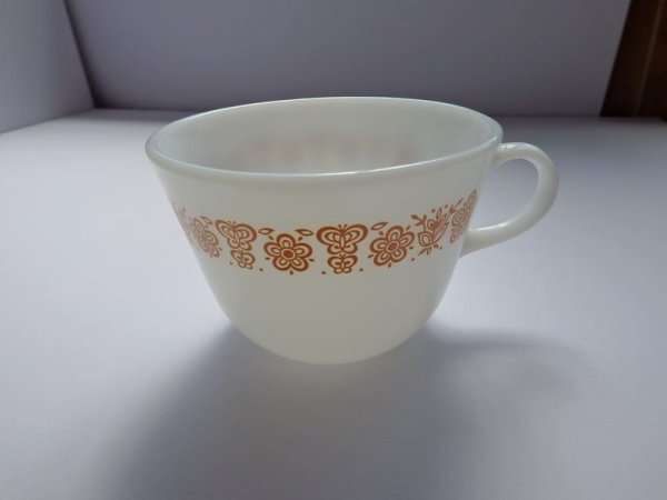 画像1: 【Old　Pyrex】パイレックス　バタフライゴールドカップ/コーヒーカップ/マグ/マグカップ (1)